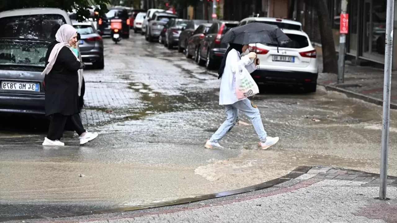 İstanbul'da Gelecek Hafta Yağmurlu Hava Bekleniyor