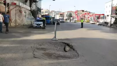 Üsküdar'da Temel Kazısı Panik Yarattı: Su Borusu Patladı, Yol Çöktü!