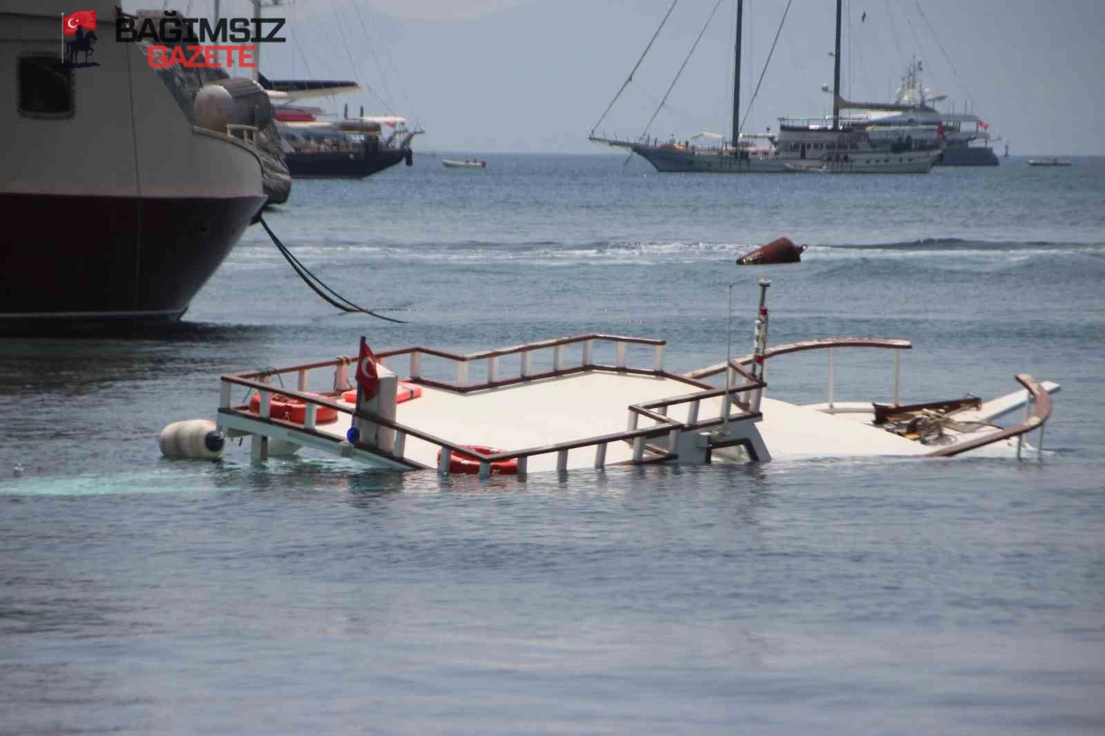 Fethiye Açıklarında Su Alan Tekne Kurtarıldı