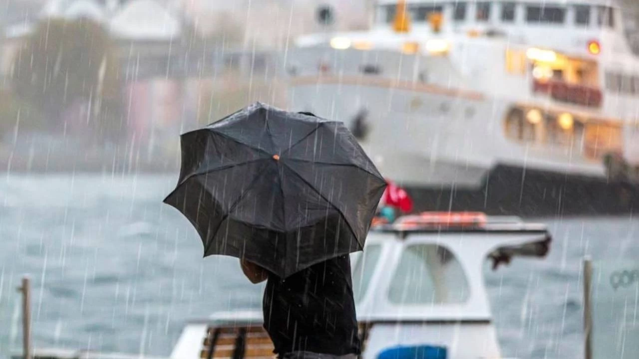 İstanbullular Dikkat! Meteoroloji'den Sağanak ve Rüzgar Uyarısı